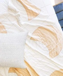 Anchal Crescent Lattice Quilt - Sand