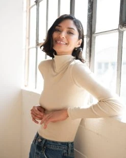 WVN Base Turtleneck Best Sellers