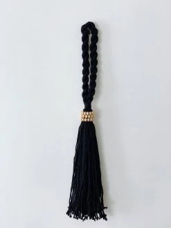 Ceremonia Black Yarn Tassel