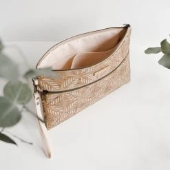 Carry Courage Inventor Cork Tablet Organizer - Cream