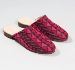 Darzah Shoes Tatreez Mule - Magenta + Rose