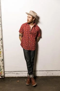 Dushyant Asthana Men's Folk Short Sleeve Shirt - Maroon