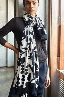 No Nasties Garden Knit Scarf Accessories