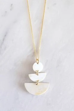 Hathorway Saigon Horn Pendant Necklace