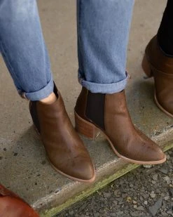 Nisolo Shoes Heeled Chelsea Boot - Chocolate