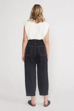 ÉTICA Iris Relaxed Taper Jeans - Obsidian