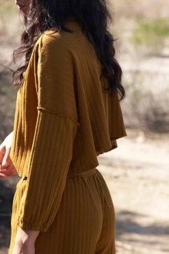 LA Relaxed New Arrivals Pointelle Puff Sleeve Crop Top