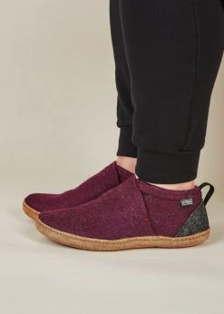 Kyrgies Men's Wool Tengries Slippers - Plum