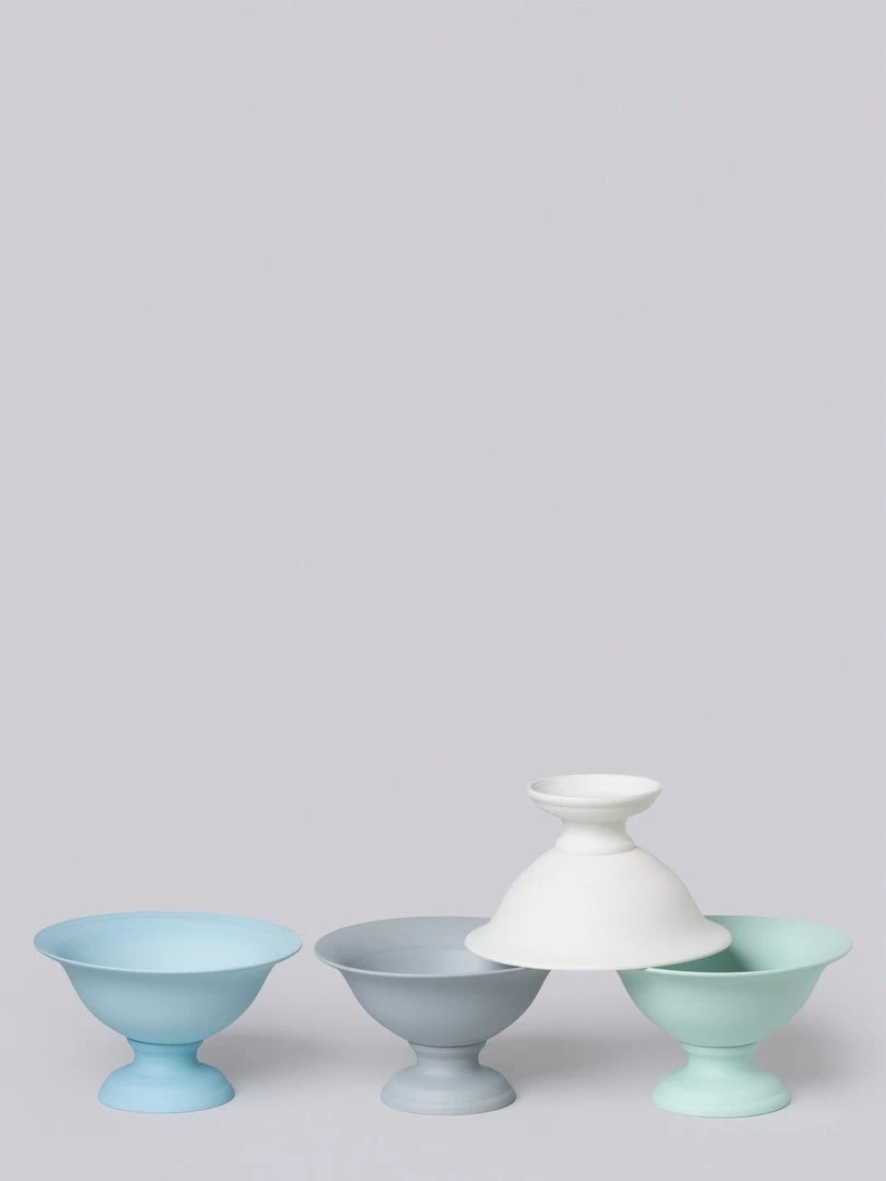 Middle Kingdom Planters + Vases Footed Porcelain Vase - Mint 8 Middle Kingdom Planters + Vases Footed Porcelain Vase - Mint