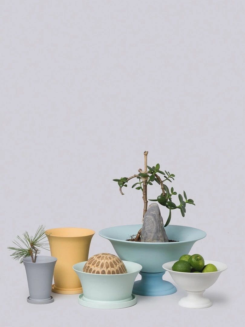 Middle Kingdom Planters + Vases Footed Porcelain Vase - Mint 9 Middle Kingdom Planters + Vases Footed Porcelain Vase - Mint