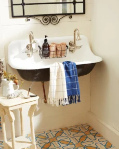 Minna Handcrafted Cream Grid Towel