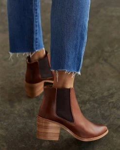 Nisolo Heeled Chelsea Boot - Brandy Shoes