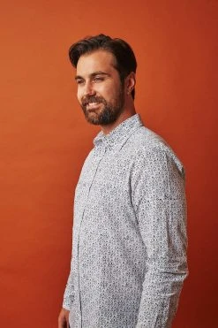 Passion Lilie Men's Classic Tulip Button Down Shirt