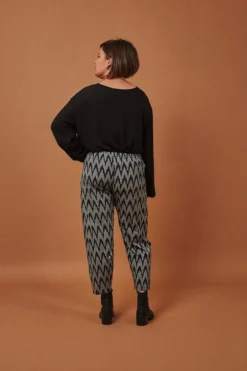 Passion Lilie Gray Chevron Crop Pants