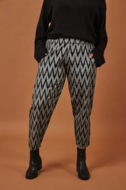 Passion Lilie Gray Chevron Crop Pants