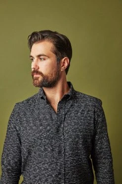 Passion Lilie Men's Timeless Button Down Shirt - Black