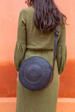 Purse & Clutch Embossed Circle Crossbody - Charcoal Accessories