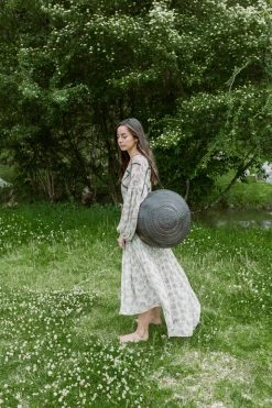 Purse & Clutch Embossed Circle Shoulder Bag - Charcoal Accessories