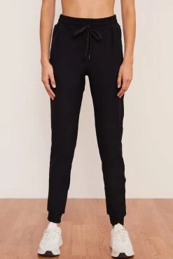 Wolven Activewear + Athleisure Recycled Jogger - Onyx