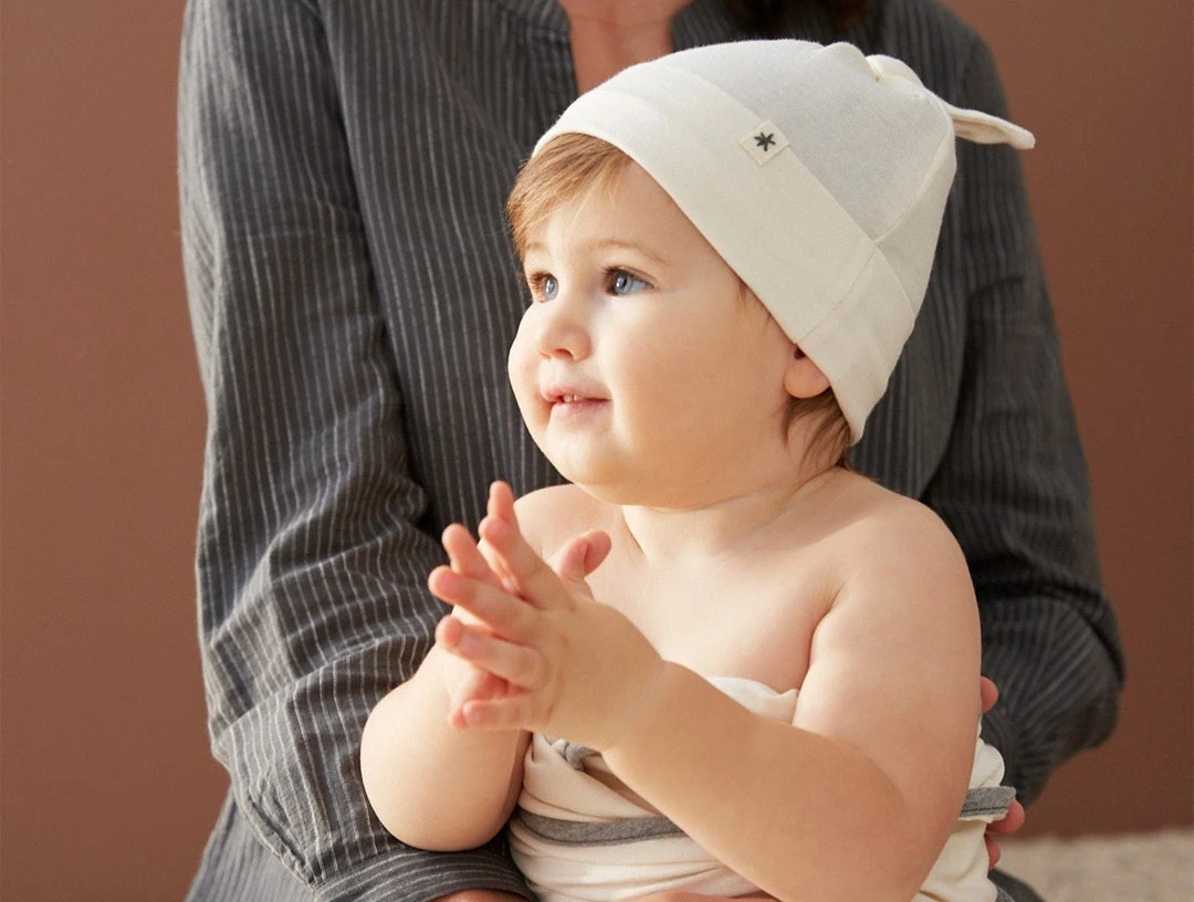 Coyuchi Remi Baby Blanket + Beanie Set - Undyed 5 Coyuchi Remi Baby Blanket + Beanie Set - Undyed