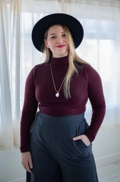 Mien Sol Mock Neck Long Sleeve Top