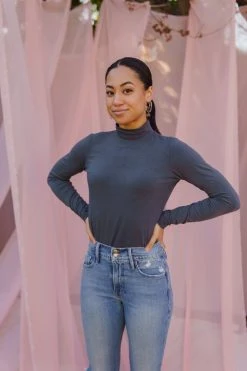 Mien Sol Mock Neck Long Sleeve Top