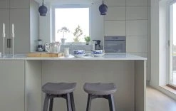 Emeco Su Barstool - Aluminum Frame