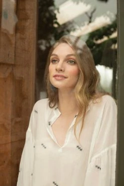 Synergy Organic Clothing Embroidered Amber Top - Tofu White