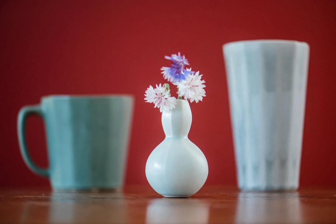 The Bright Angle Home Goods Sprout Bud Porcelain Vase - Silk White 6 The Bright Angle Home Goods Sprout Bud Porcelain Vase - Silk White