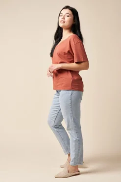 The Standard Stitch Relaxed V - Clay