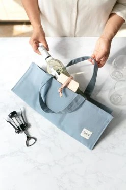 Aplat New Arrivals Vin Picnic Tote