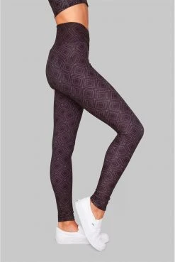 Wolven Activewear + Athleisure Crossover Recycled Legging With Pockets - Summit