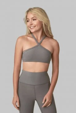 Wolven Recycled Pyramid Top - Wolf Gray Activewear + Athleisure 13 Wolven Recycled Pyramid Top - Wolf Gray Activewear + Athleisure