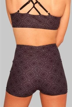 Wolven Crossover Recycled High-Waisted Short - Summit Activewear + Athleisure