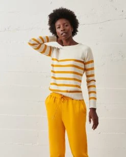 WVN Isle Crew Sweater Clothing